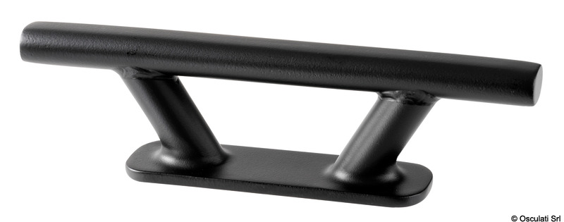 Realizzata in acciaio inox con l’aggiunta di un trattamento superficiale integrato di colore nero opaco che rende la superficie durissima e molto resistente alla corrosione.
