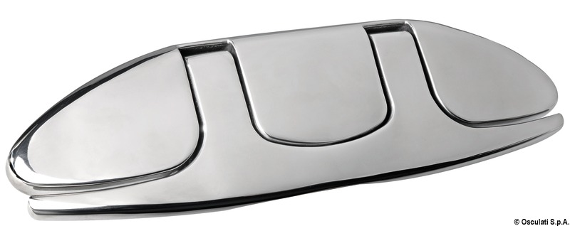 Una soluzione compatta e dal design ergonomico. In acciaio inox AISI 316 lucidato a specchio. Di facile montaggio, non richiedono incasso.