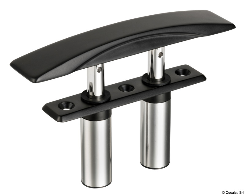 Bitta stagna con montaggio tramite viti da sopra. Ottima scorrevolezza. Presa ergonomica per il sollevamento. O-ring in gomma fluorata che permette una scorrevolezza fluida. Approvate ENAVE in accordo alla ISO 15084:2003.