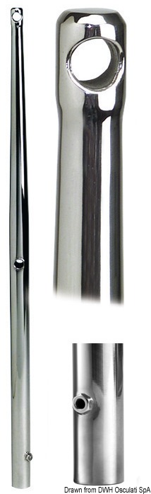 In acciaio inox AISI 316 lucidato a specchio. Si fissa alla base tramite una vite che permette al candeliere di ruotare sulla base per un perfetto allineamento con il trincarino.
