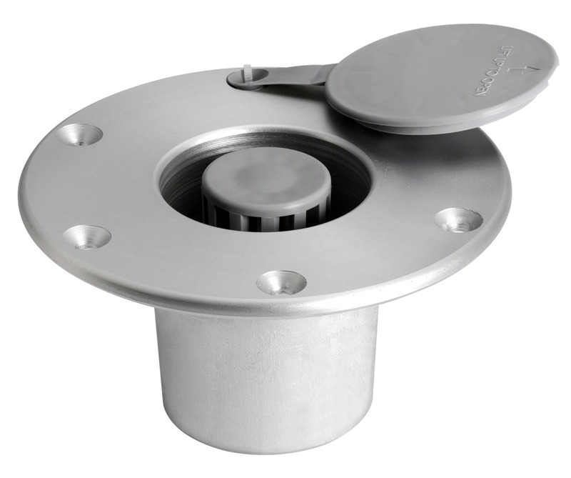 Fabbricata in alluminio anodizzato.Base ad incasso con coperchio di finitura.