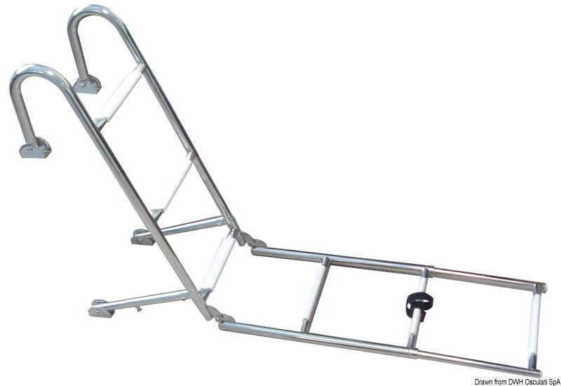 Fabbricata in acciaio inox AISI 316 lucidato a specchio.