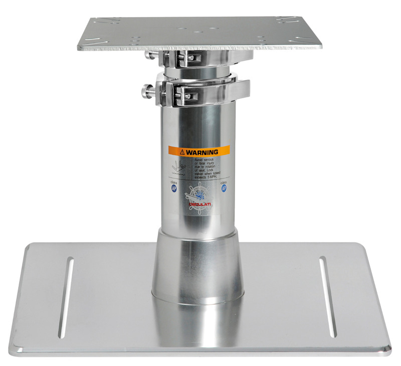 Fabbricata in alluminio lucidato a specchio e anodizzato. Collari di fissaggio in acciaio inox che rendono la gamba molto stabile e robusta. Completa di molla a gas per la risalita. Non necessita di forare il pavimento per la discesa. Tri-telescopica. Base in alluminio lucidato ed anodizato con fresature per eventuale fissaggio e scorrimento sul pavimento.