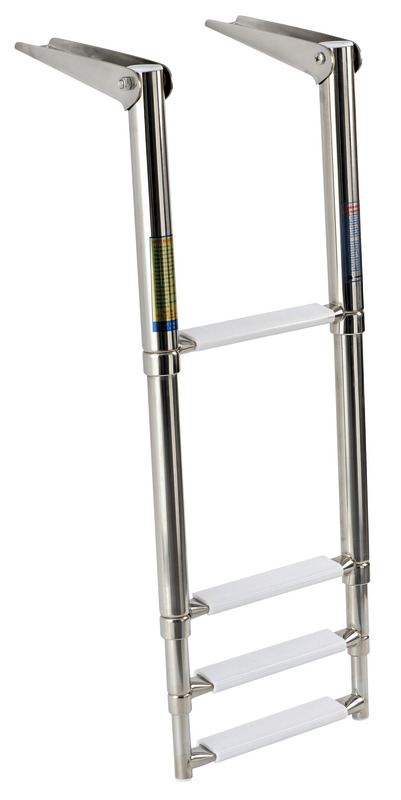 Realizzata in acciaio inox lucidato a specchio.