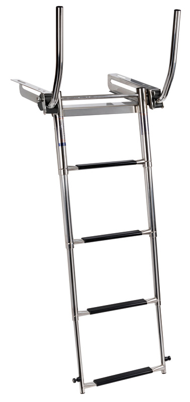 Scaletta telescopica sotto-plancetta in acciaio inox AISI316 a 4 gradini.Dotata di gradino a sbalzo per facilitare l’estrazione e di maniglie di risalita integrate, le maniglie per la risalita si aprono e si chiudono automaticamente estraendo e chiudendo la scaletta.Gradini in large 43 mm in plastica nera per un maggiore comfort.