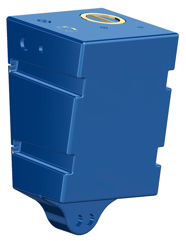 Progettato per essere svuotato per gravità, senza impiego di alcuna pompa. Completo di filettature femmina da 3/4" - 1" 1/2 per carico, 1" 1/4 per scarico, sfiato + flangia indicatore livello. Fabbricati secondo ISO 8099.
