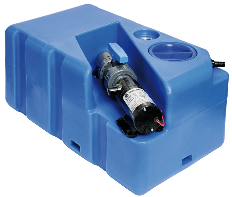 Fornito già montato e pronto all’installazione. Compatibile con tutti i wc elettrici e manuali. COMPLETO DI: maceratore elettrico; filetti femmina di carico 1” 1/2 + 3/4”; filetti femmina di sfiato 3/4”; filetti femmina di scarico emergenza manuale 1” 1/2; incavi per ganci di fissaggio 52.195.00; valvola di intercettazione per poter staccare il maceratore in caso di manutenzione; flangia 5 fori pre-forata per sensore di livello (sensore da ordinare a parte); protezione per sensore di livello. Fabbricati secondo ISO 8099.