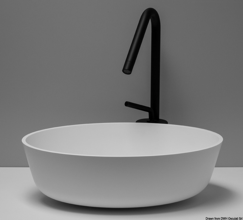 Lavabo in colore Opaco dall’estetica moderna e sottile.Versione con piletta incorporata dello stesso colore “tinta su tinta”.Per minimo 20 pezzi è possibile avere anche la versione Tonda con piletta bianca pre-assemblata.Per minimo 20 pezzi è possibile richiedere verniciatura esterna in RAL.