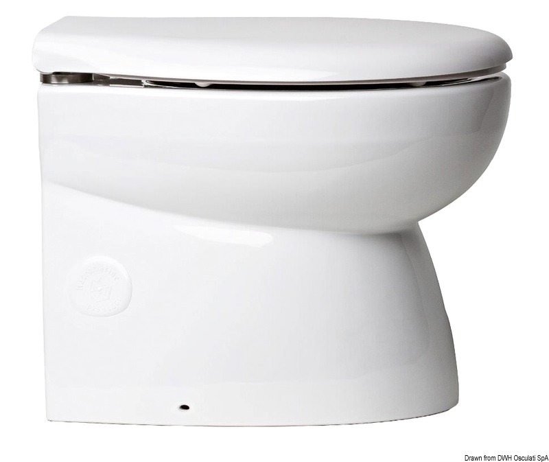 WC carenato con tazza in porcellana bianca. Pompa autoadescante incorporata, avente funzione di aspirazione / scarico acqua + liquidi e di maceratore degli stessi. Tubo aspirazione da 19 mm (3/4”), uscita da 25 mm (1”). Pannello di comando INCLUSO.Raccordo lavaggio Spray Nozzle che garantisce una pulizia più rapida ed efficace grazie al getto d'acqua ad altissima pressione su tutta la superficie del WC.