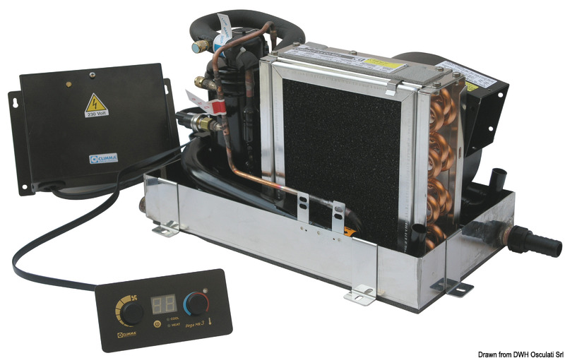 Il più piccolo condizionatore marino sul mercato. Perfetto per condizionare una piccola cabina. Grazie al basso consumo può essere installato anche su piccole imbarcazioni non provviste di generatore o presa banchina (necessaria l'installazione di un inverter opzionale da minimo 800 W continui). Fornito completo di display di controllo.