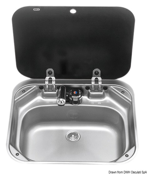 Completo di rubinetto acqua calda e fredda.
