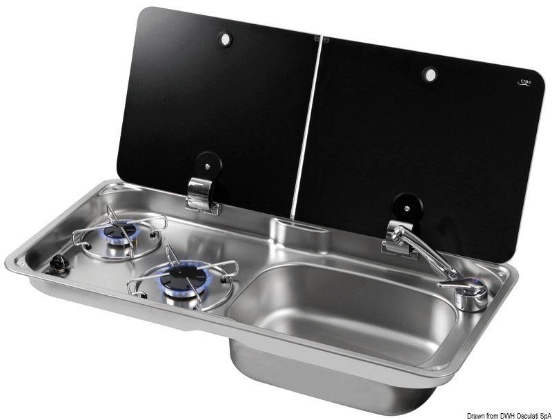 Completo di lavello e rubinetto con miscelatore acqua calda/fredda.