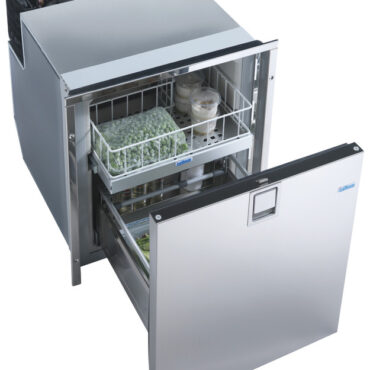 Serie frigo/congelatore a cassetto con apertura frontale e battuta in acciaio inox. Completi di compressore Secop a voltaggio universale 12/24 V.