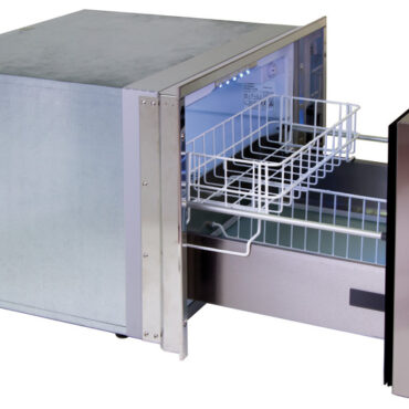 Completi di compressore Secop a voltaggio universale 12/24V.I modelli clean touch sono caratterizzati da una superficie anti-impronta.