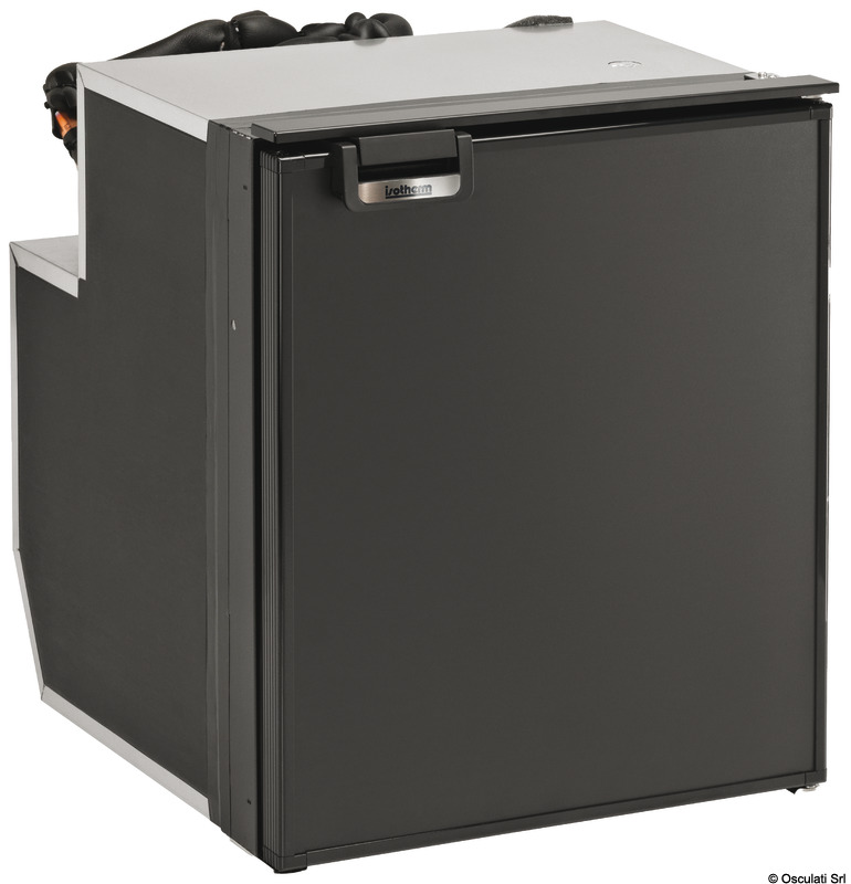 La serie CRUISE Classic Total Black offre frigoriferi eleganti e robusti, perfetti per l’ambiente nautico. Disponibili in capacità da 42 a 226 litri, combinano un design contemporaneo in nero opaco con alte prestazioni energetiche. - Freezer integrato (escluso versione “Drink”).- Illuminazione LED interna.- Rivestimento alimentare con angoli arrotondati per facile pulizia.- Compressore Secop 12/24 V a basso consumo.- Porta con serratura magnetica.- Materiali resistenti alla corrosione.
