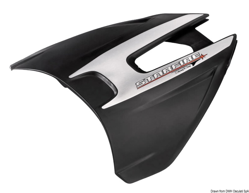 Stabilizzatore/Sostentatore in materiale plastico che non genera attrito in acqua.Vantaggi:- Riduce fino al 50% il tempo di planata.- Riduce l'angolo di prua in quanto il fuoribordo aumenta la spinta verso l'alto sullo stabilizzatore.- Elimina il beccheggio.- Elimina il fenomeno di cavitazione.- Stabilizza l'imbarcazione in navigazione.- Riduce il consumo di carburante.- Universale per tutti i motori fuoribordo.