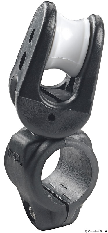 A) Fabbricato in nylon, totalmente snodato sui 2 assi.B) Fabbricato in naylon, con passaggio scotta in acciaio inox.