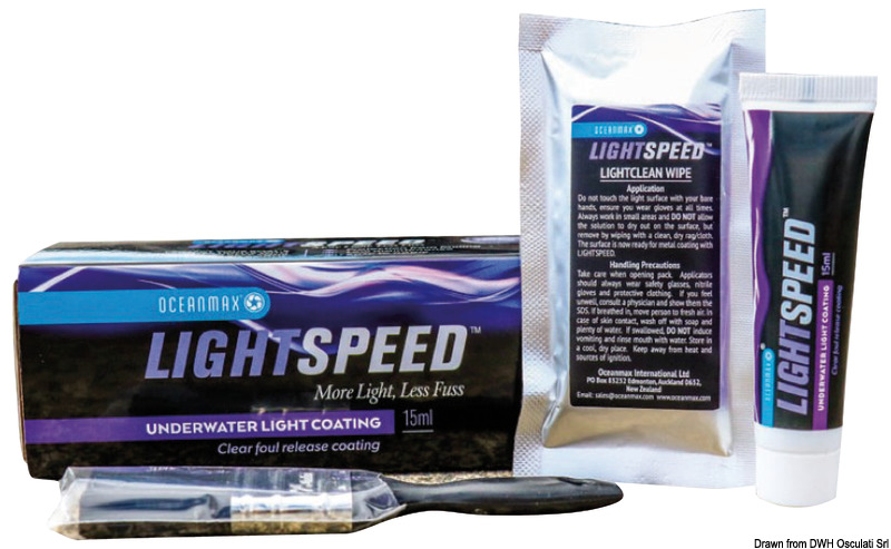 Trattamento a base siliconica per luci subacquee. Crea un film trasparente al quale la vegetazione non si attacca o si può rimuovere facilmente. Questo permette un’ottima diffusione della luce.Il kit include:• pennello d’applicazione;• salvietta Lightclean pretrattata con soluzione specifica;• tubetto da 15 ml di Lightspeed.