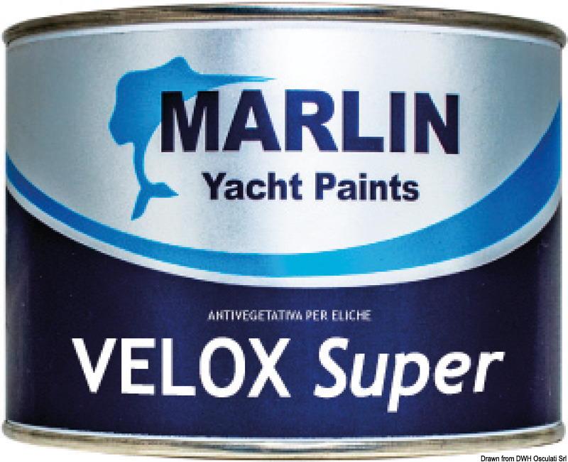 Specifica per le parti metalliche immerse quali eliche, gruppi poppieri, linee asse, etc.Non viene degradata dalle correnti galvaniche, che sono le maggiori responsabili del distacco della pittura.Velox Super è la nuova formulazione della nota Velox Plus ed è approvata secondo la direttiva BPR anche per l'utilizzo fai da te (Italia).Fornisce un'adesione ulteriormente migliorata grazie ai nuovi additivi e all'aggiunta di TEFLON, che fornisce maggiore scorrevolezza e facilità nella pulizia.