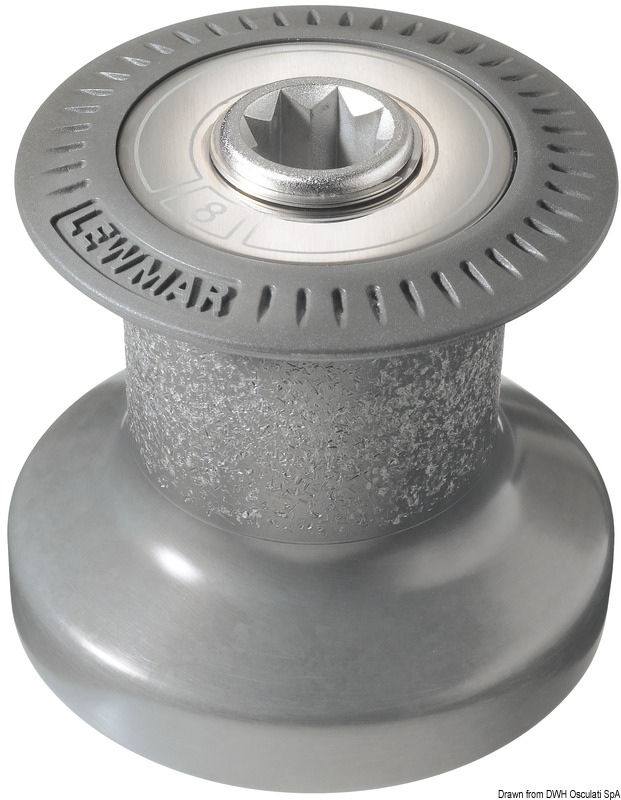 I winch standard Lewmar, punto di riferimento dell’innovazione tecnologica, sono progettati per assicurare prestazioni elevate e una durata senza confronti. Campana in alluminio anodizzato di colore antracite.