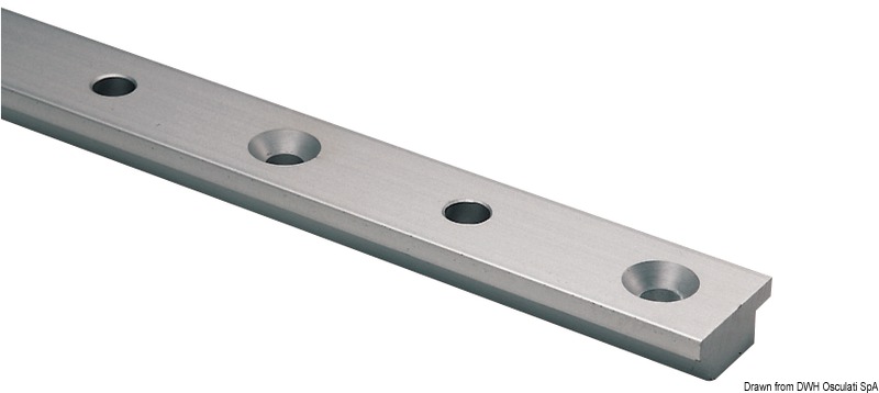 Adatti per rotaie a T da 32 mm, scorrono su pattini e sono dotati di fermo.