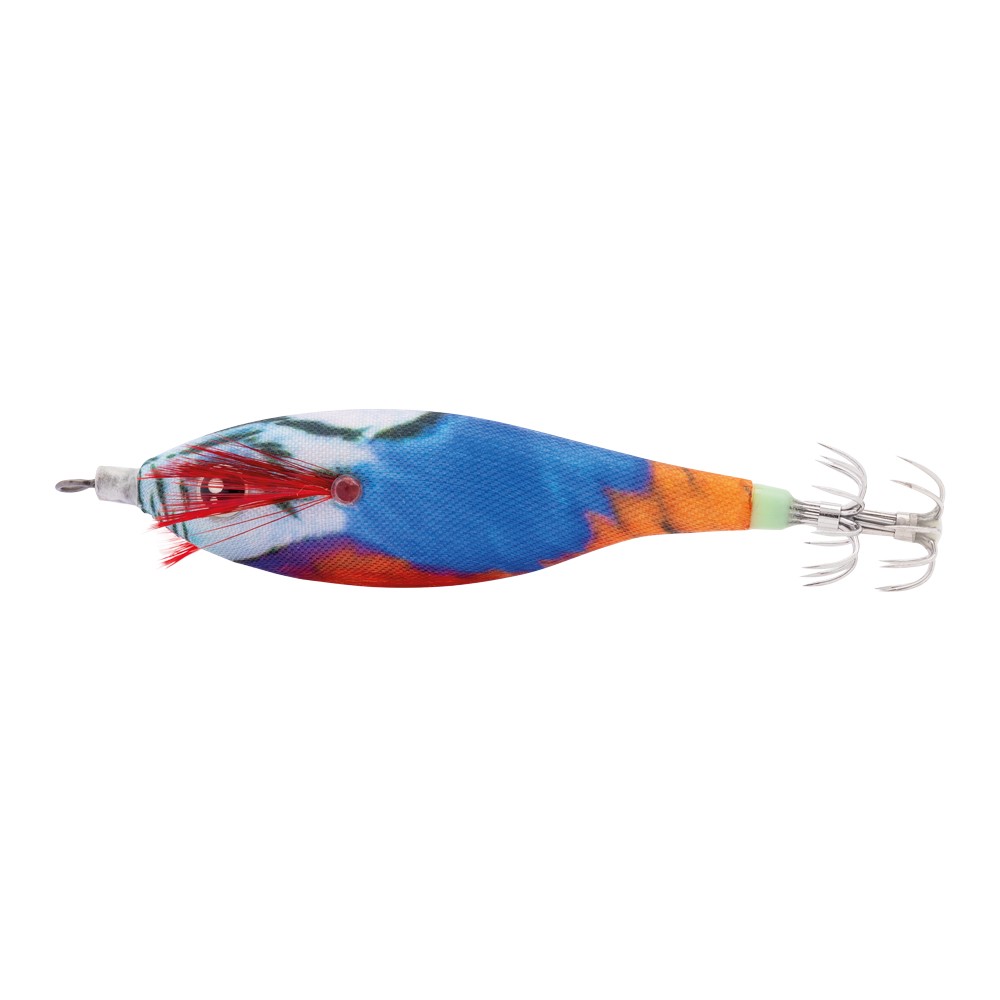 Lo squid Akami Oumu Toto rappresenta un’esca d’alta qualità perfetta per la pratica dell’Eging. Con un corpo che emana luce, una rivestitura in materiale robusto e un’imbottitura interna di piombo, questo calamaro è stato progettato per catturare seppie, calamari e polpi. È robusto e adatto anche alle condizioni di pesca più difficili. Grazie alla sua luminosità, riesce a catturare l’attenzione delle prede. Disponibile in due dimensioni e colori collaudati, si adatta alle necessità di qualsiasi pescatore, migliorando l’esperienza di pesca e rendendo la cattura più appagante.