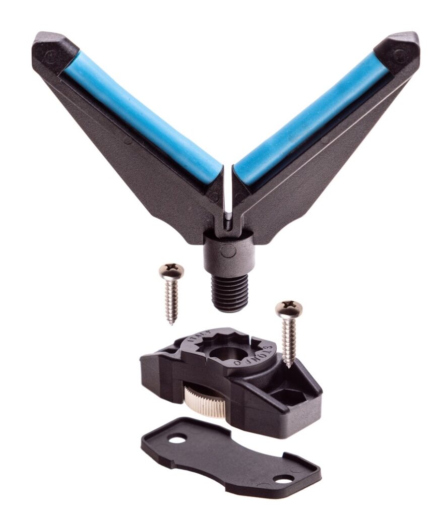 Appoggia canna da barca in materiale resistente agli urti e con inserti in gomma. Questo modello si applica direttamente alla murata della barca per mezzo di una placchetta con filettatura standard.

Busta da 1 pezzo, confezione da 10 buste.