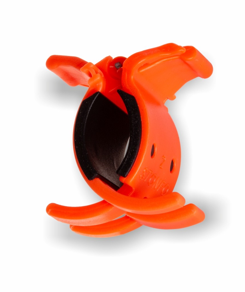Clip a molla, misura media, con guancette in gomma antiscivolo. Blocca il filo lungo la canna. Ottima per fissare la lenza, anche se più lunga, sulle punte della roubaisienne.

Adatta per canne da Ø 14 a Ø 33 mm.

Busta da 2 pezzi, confezione da 10 buste.