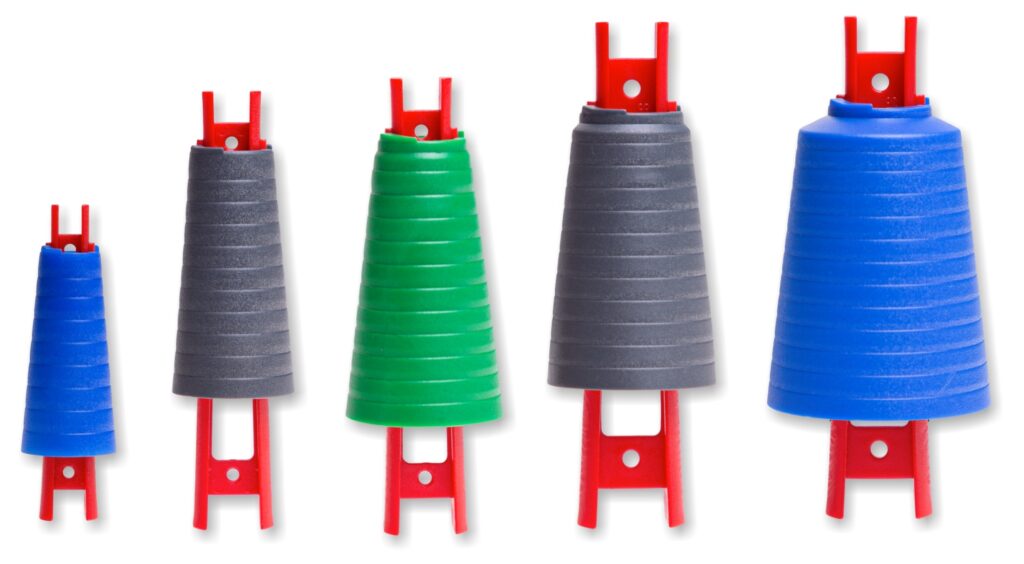 Dispositivo combinato per l'aggancio ed il tensionamento dell'elastico. Superleggero e resistente. Bloccaggio a baionetta super sicuro. Scalette più capienti.

Misura 1: da mm 9 a mm 13

Misura 2: da mm 13 a mm 17

Misura 2,5: da mm 14,5 a mm 21

Misura 3: da mm 17,5 a mm 24

Misura 4: da mm 24,5 a mm 31,5

Busta da 1 pezzo, confezione da 10 buste.