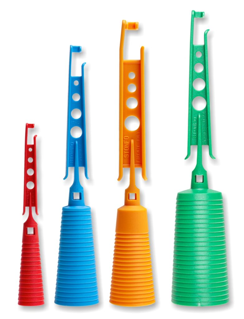 Dispositivo conico per l'aggancio ed il tensionamento dell'elastico con scaletta integrata di grande capienza. Superleggero e resistente, viene facilmente rimosso dalla canna grazie all'apposito estrattore. Mis. 2,5: misura speciale studiata per elastici cavi e pieni di grande diametro.

Misura 1: da mm 8 a mm 13

Misura 2: da mm 13,5 a mm 21

Misura 2,5: da mm 16 a mm 24

Misura 3: da mm 21,5 a mm 30,5

Busta da 1 pezzo, confezione da 10 buste. 