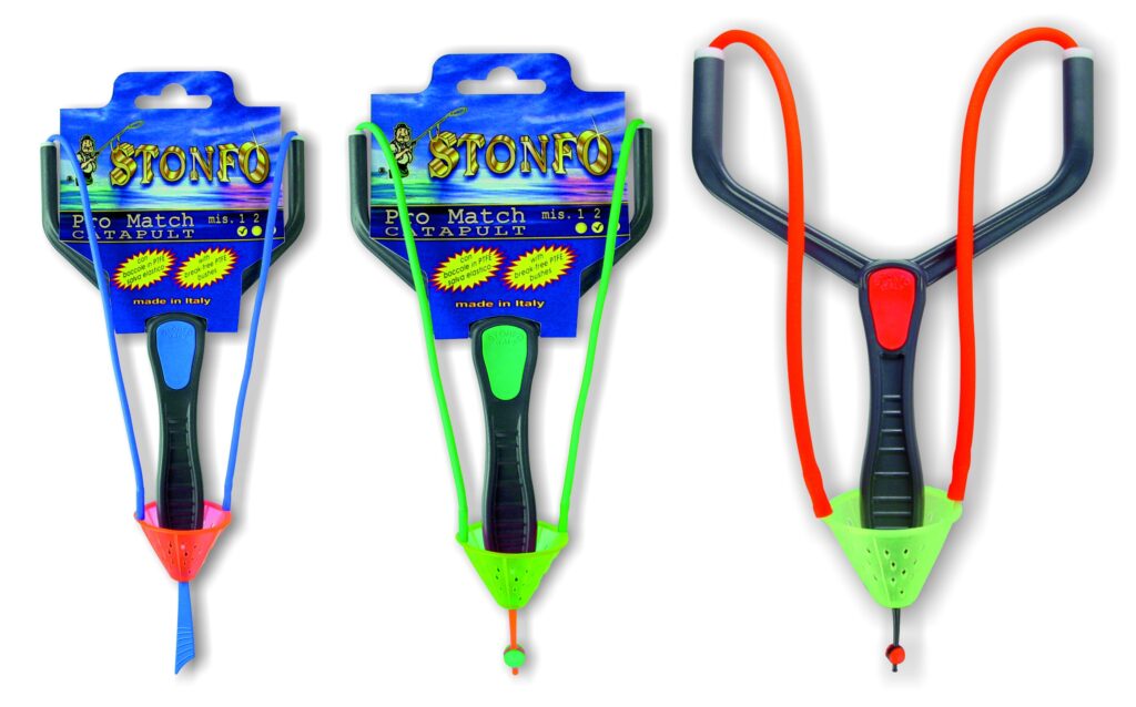 Fionde da gara con impugnatura anatomica soft touch, permettono la massima precisione utilizzando la minima quantità di esche. Munite di boccole in Ptfe salva elastico. Fornite in 3 diverse misure con grandezza della forcella rapportata alla potenza dell'elastico.

Confezione da 10 pezzi.