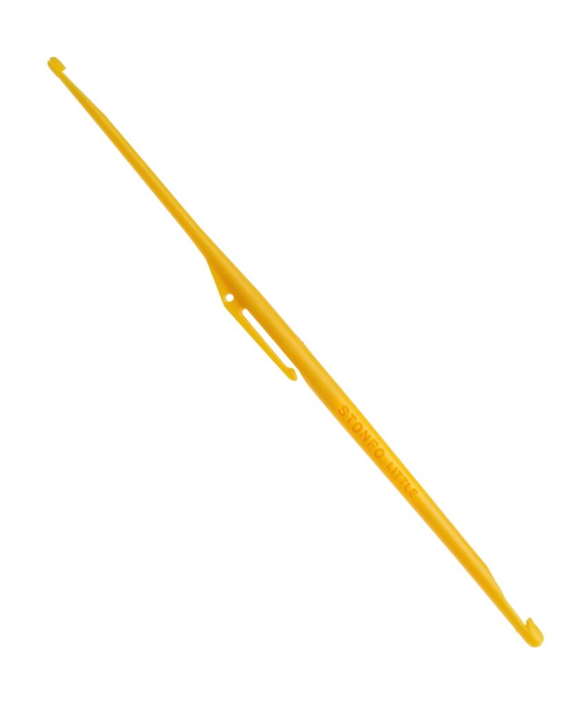 Slamatore con due testine (micro e piccola) particolarmente indicato per piccoli ami. Il taglio delle testine è in linea con la sagoma dello slamatore per agevolare la presa del filo. Prodotto in materiale plastico speciale che non danneggia l’amo.

 